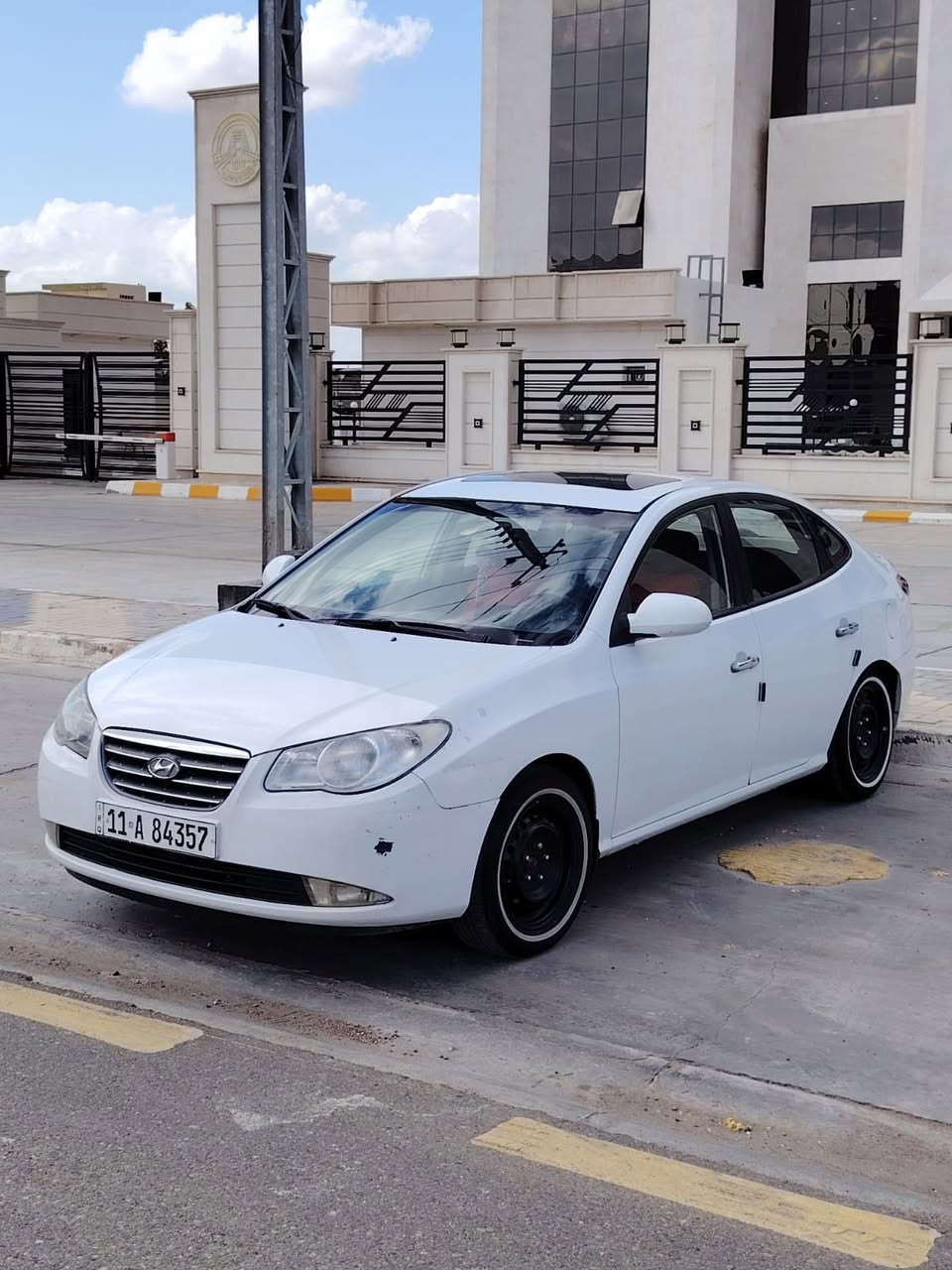 السلام عليكم النتره 2009خليجيه فول موصفات
محرك 1600
صدر تخم تاير كير محرك خير من الله سياره جاهزه على اخر حبايه 
رقم بغداد بسمي 
بيها قطع صبغ بدون ضربه ابيع احزم 
السعر 96وبيها مجال 
بابل محاويل 
***********

