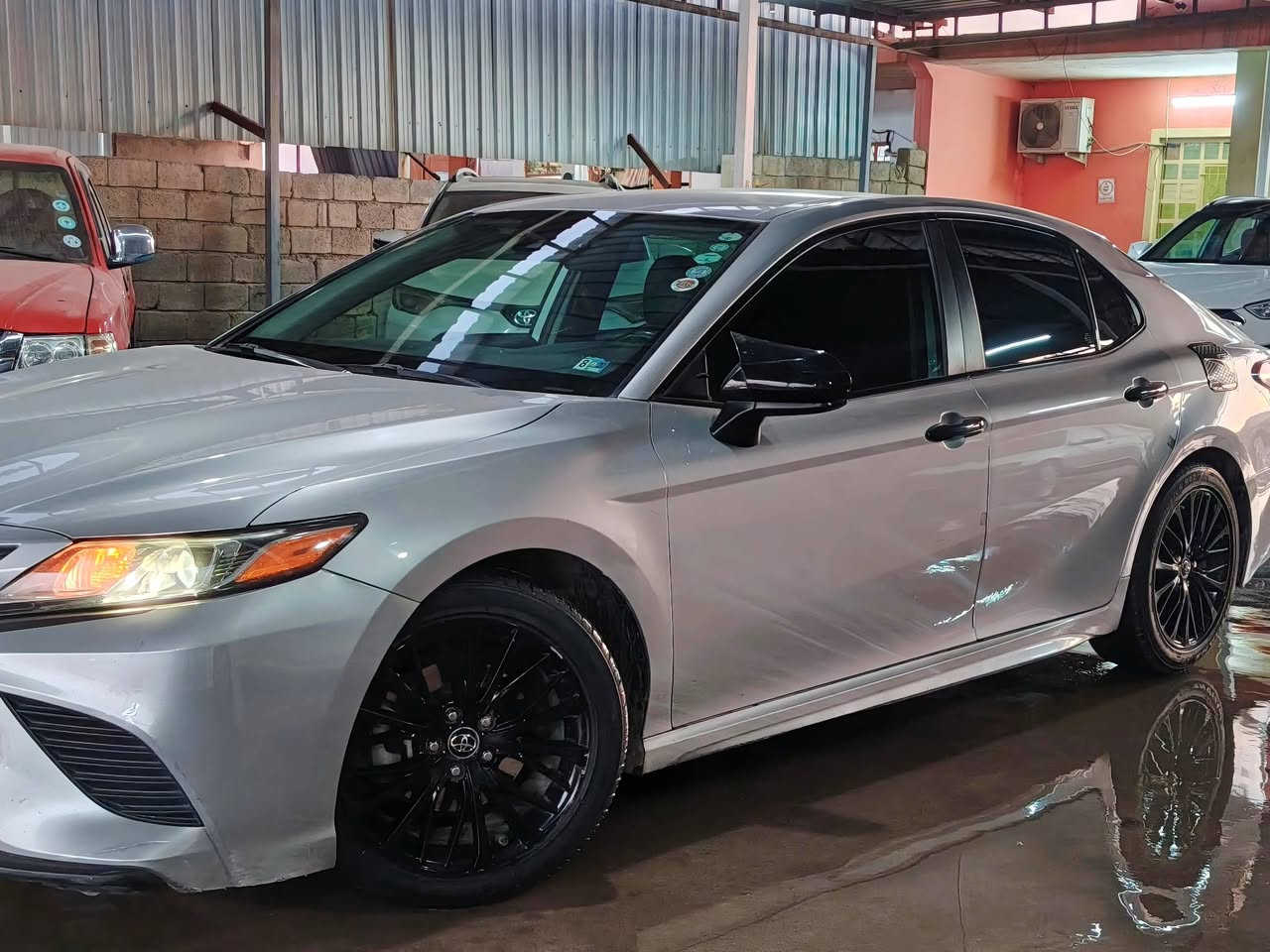 سلام عليكم سيارة تويوتا كامري موديل 2019 مواصفات SE
رقم سنوية هزا جديد ماشيه 115_مكينه كير شرط بيه كوبون بانزين ضرر نص جاملغ الخلفي تعديل بارد دون دواخل دون ايرباك مراوسه حسب القناعة
 عنوان طريق اربيل موصل ناحية برطلة
للاستفسار ***********/***********
السعر 188 $$ وبي مجال
