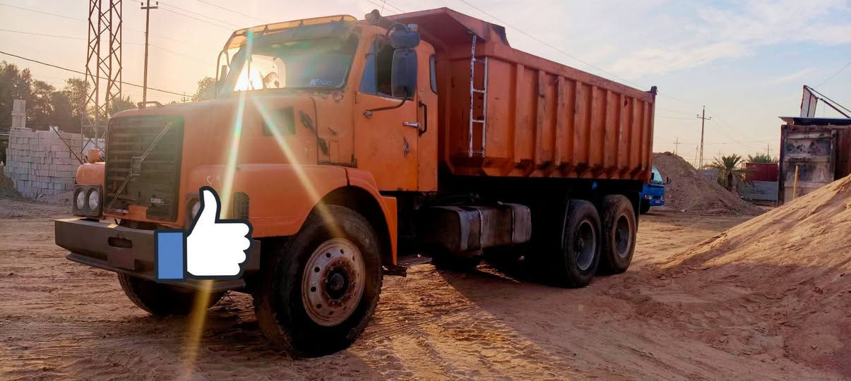 للبيع سيارة فالفو 82بلادي اصل قلاب مجموعة 13رقم بغداد انكليزي محرك N10تخم تاير جاهزة للعمل ***********
