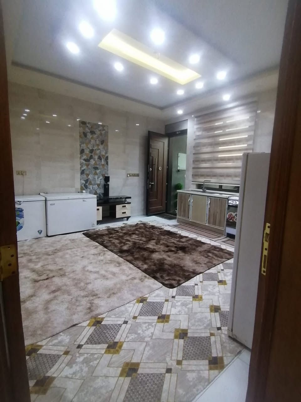 اللهم صل على محمد وآل محمد 🪬
دار للبيع 

المساحه 200متر طابو زراعي سند 25تحويل مباشر 

الواجهة 10متر 

والنزال 20 

موقع الدار حله نادر الثانيه 

حي الزيتون 

المنطقه كامل الخدمات من ماء وكهرباء ومجاري 

الطابق الارضي يحتوي على غرفة نوم واحدة مع صاله ومطبخ وكليدور ومجمع صحيات 

والطابق الثاني غرفتين نوم وصاله ومجمعه صحيات 

لاستفسار اكثر تواصل وتساب 
***********
