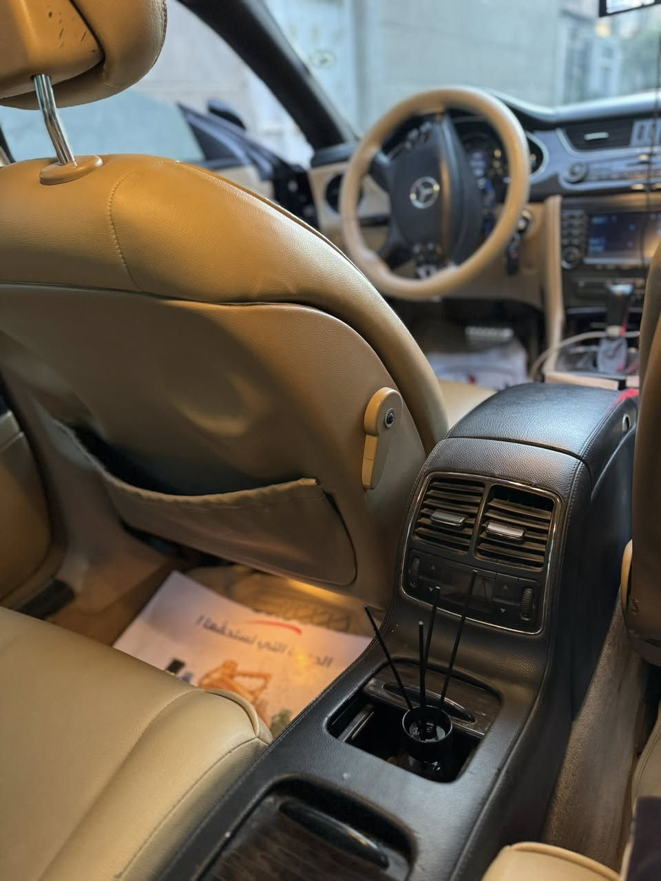 Cls amg v8 2006للبيع او للمراوس حسب القناعه
فول مواصفات للاخير ١/١ 
محرك جديد لك عله ايدي مبدله 
مكينه 500s غواصه بلادي 
كير 6نمر zf 
كل غراضها غواصه و211
سياره قويه جدا 🚀🚀
ثلاث وضعيات قيادة سبورت وايكو وعادي 
ويل amg بلادي 
تحكم كشنات خزن ميموري 
شاشه amg بلاديه 
تجاوي خلفيه قلاب 
برده خلفيه 
اناره داخليه ليلة
مري قلاب بوضع r 
تحكم ستيرن 
اشاير مري 
وبيها بعد هواي مواصفات 
بيها نقوصات بسيطه صدر خلفي ترتيب بوش فقط وبلكات وواشر قبغ ولفات فقط 
السعر 125 وبيها مجال بسيط 
مكاني بغداد الدوره 
***********
