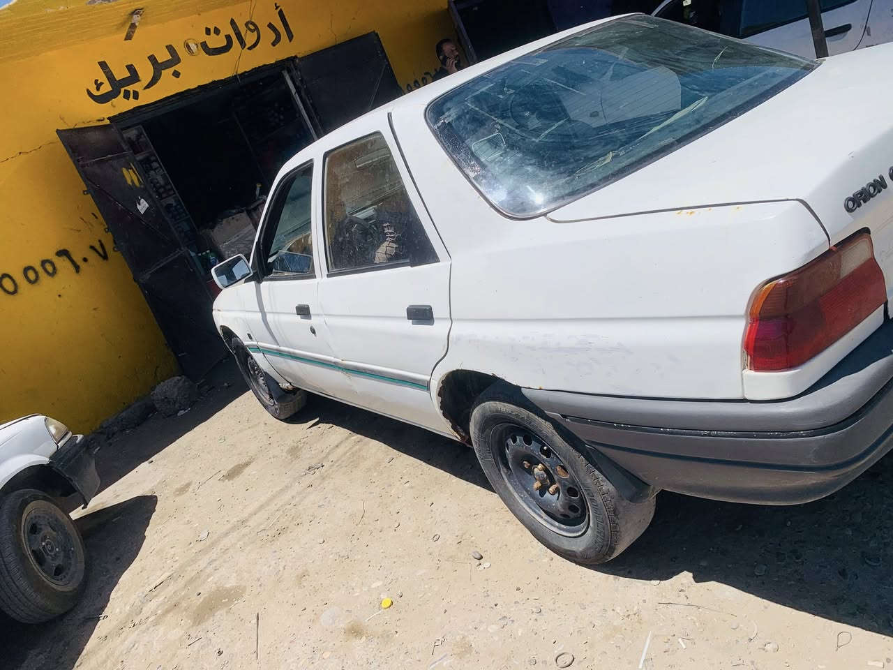 السلام عليكم 
فورد موديل 92
سياره. مال واحد يريد يشتغل ويعيش. 
تخدمه. كلش 
مكينه كير جدد 
تايرات تعبانه صدر بوربرن. جدد 
عايزها بوش. اماميه 
كهربائيات شغاله 
مابيها. صبغ. حلوه وكاعده. 
فحص نينوى. 
تحويل ثاني يوم. وكاله. كذالك. 
بيها مستمسكات الشرعي ورقم. التلفون 
وكاله.ومكاتبات. ثنتين. وياها. 
سعرها. مال بيع مليونين. ونص 
مكاني بيجي ***********
