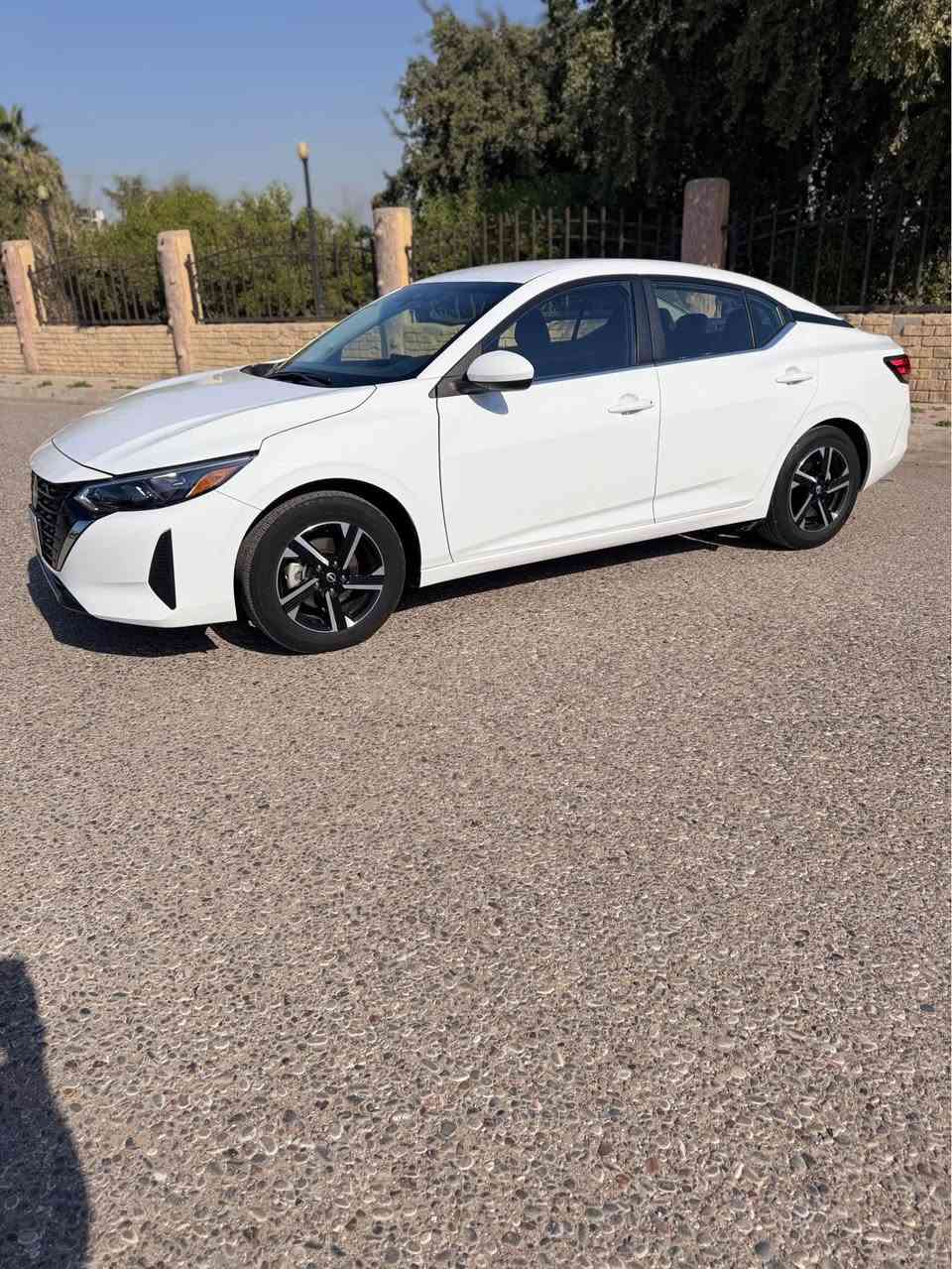 نيسان سنتره فئه SV موديل 25 مواصفات شاشه وكامره وحساسات ورادار امامي وجانبي وخلفي بصمه تشغيل وابواب 
ماشيه 18الف  وبعدها كاتي تترقم شمالي 
 الضرر جاملغ السكن 
السعر 144  العنوان كركوك 
*********** كركوك, العراق
