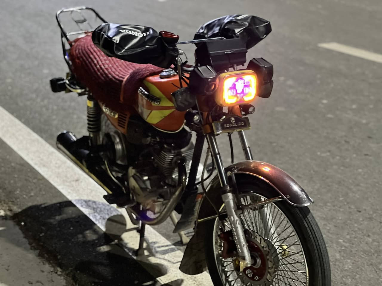 ماطور سولنيك اربعه كير اى عيب مابى مكينه ممفتوح كوله شغال سعر ٥٨٠وبى مجال مكان خانقين ***********
