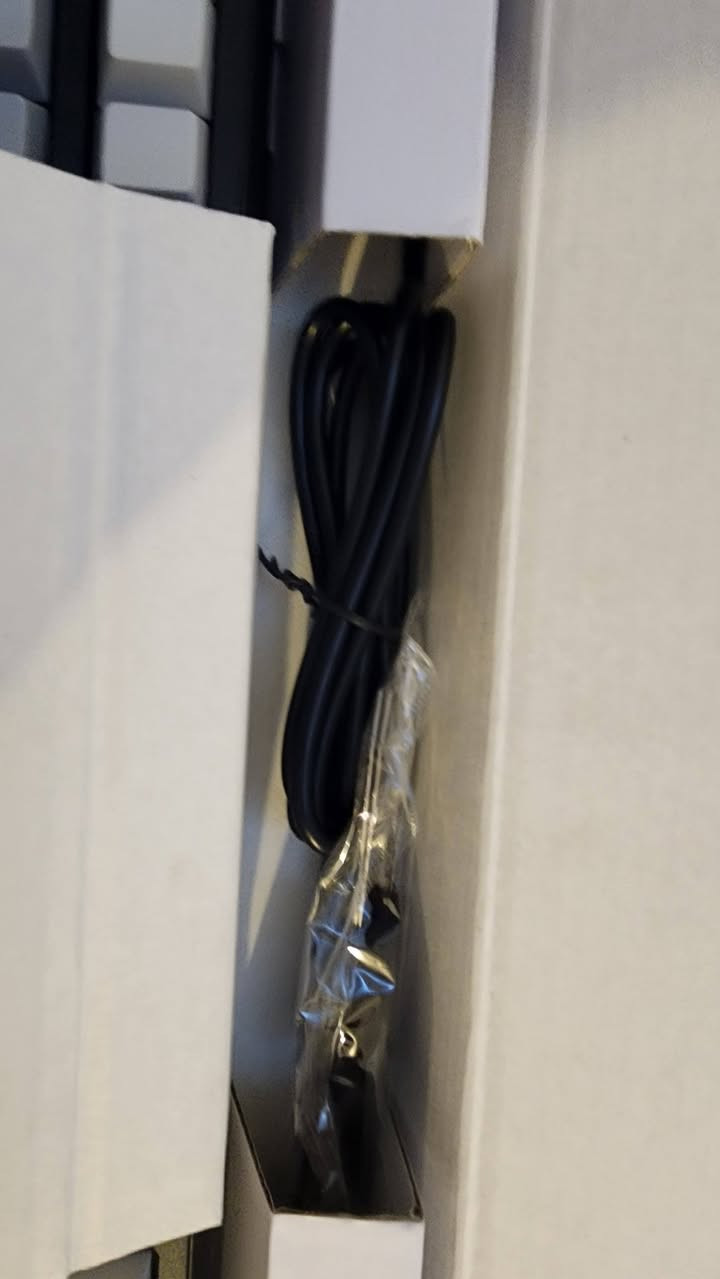 كيبورد اتاك شارك
ب 50 قفل
جديد غير مستخدم
full michanical 
purple swich 
wire wirless bluetooth 
ماعندي توصيل بس اذا تريد مقدمة 5 اثر ينخصم من السعر الكيبورد + اتأكد
الرقم *********** فقط wats
