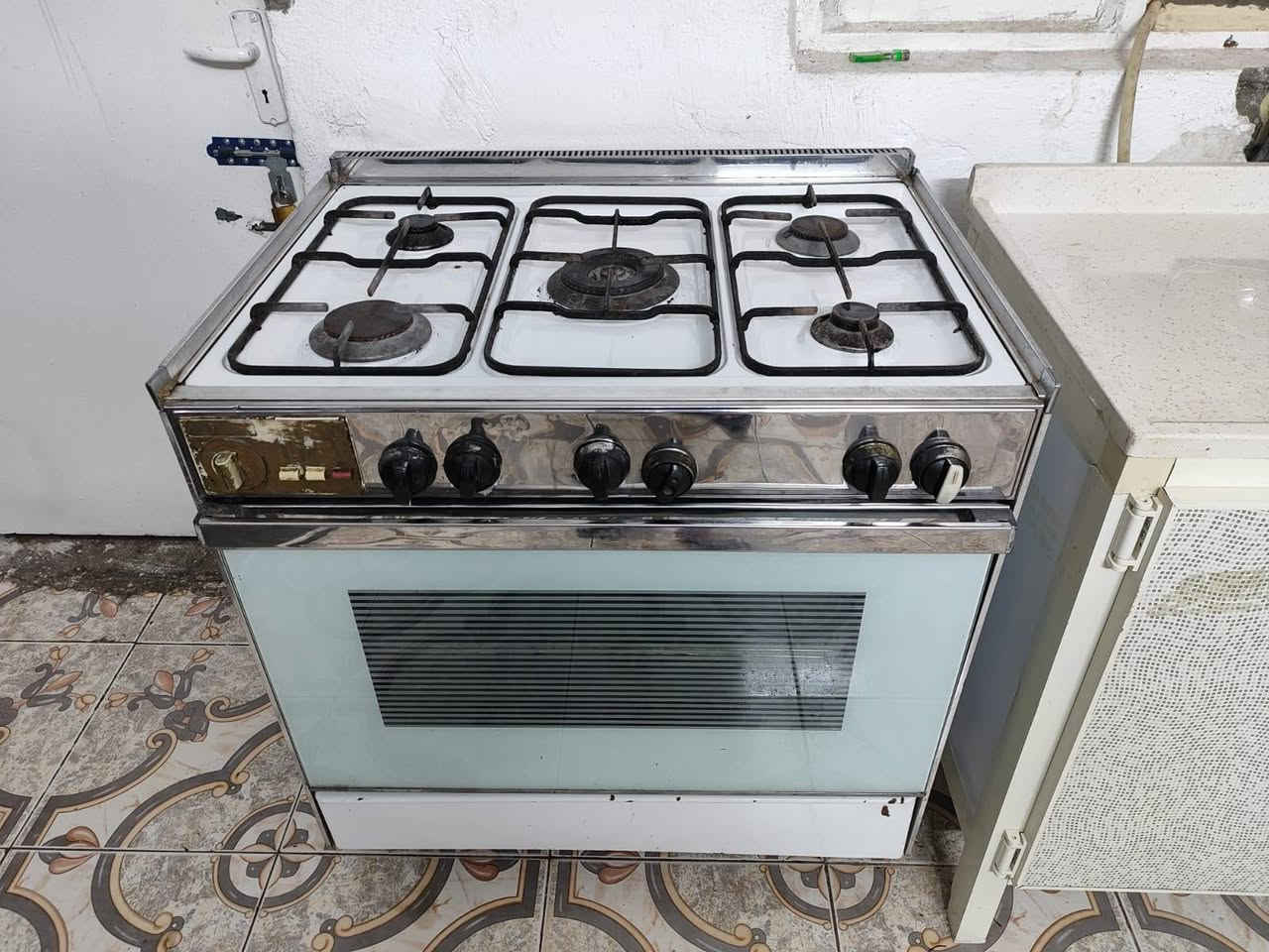 طباخ 5 عيون با 75 الف
***********
