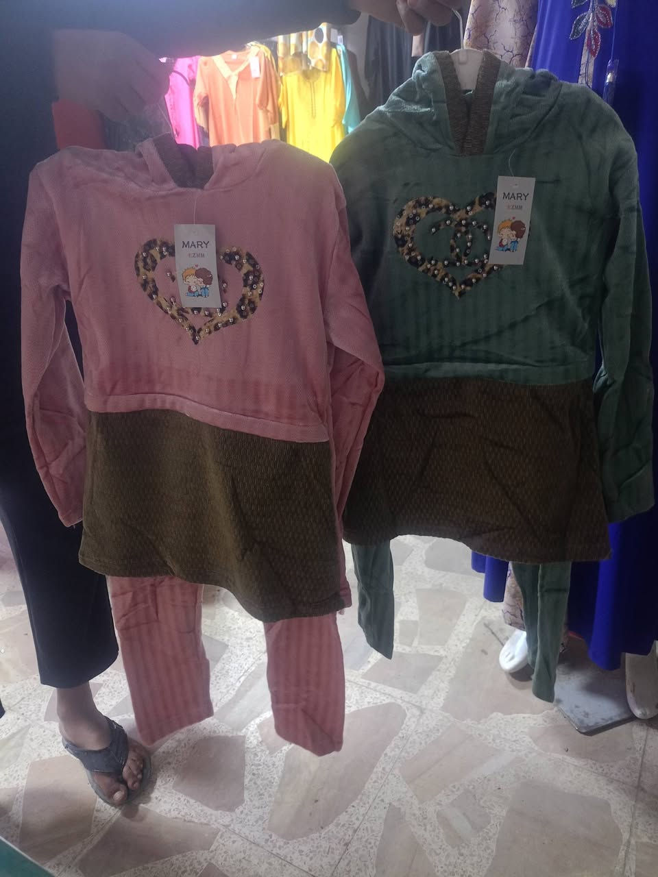 بلاش البلاش ولادي وبناتي يلبس لحد عمر ١٢سنه بس ب٤٠٠٠العنوان حي الصدرين بين مجمع صفاء ومجمع جنة اسعار النصر واتساب ***********
