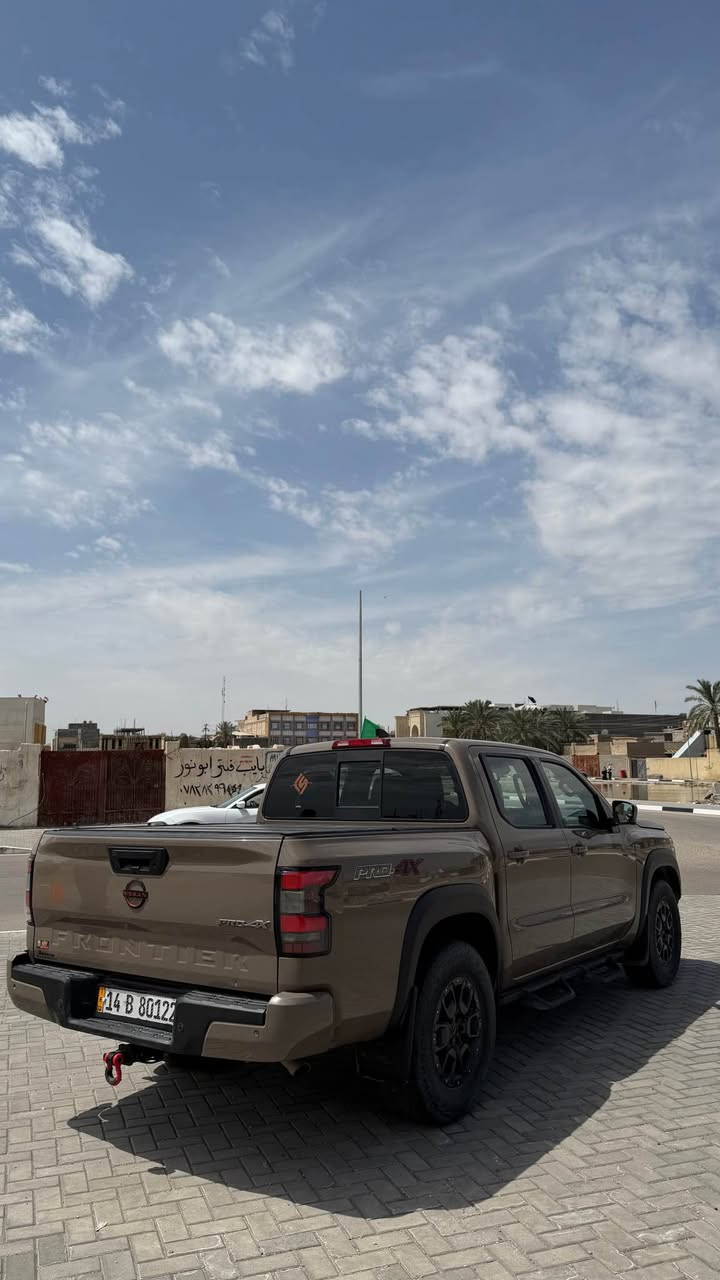 السلام عليكم 
نيسان فونتيرا  / تقرير  غرق الموديل / 22
السياره فول/ برو / لون مميز / عسكري
اعلى مواصفات
السياره جاهزه من  كلشي
السعر / 275 وزقه
رقم بصره انكليزي
وتساب موجود شوكت ماتتصل
***********
تحياتي للجميع البصرة, العراق
