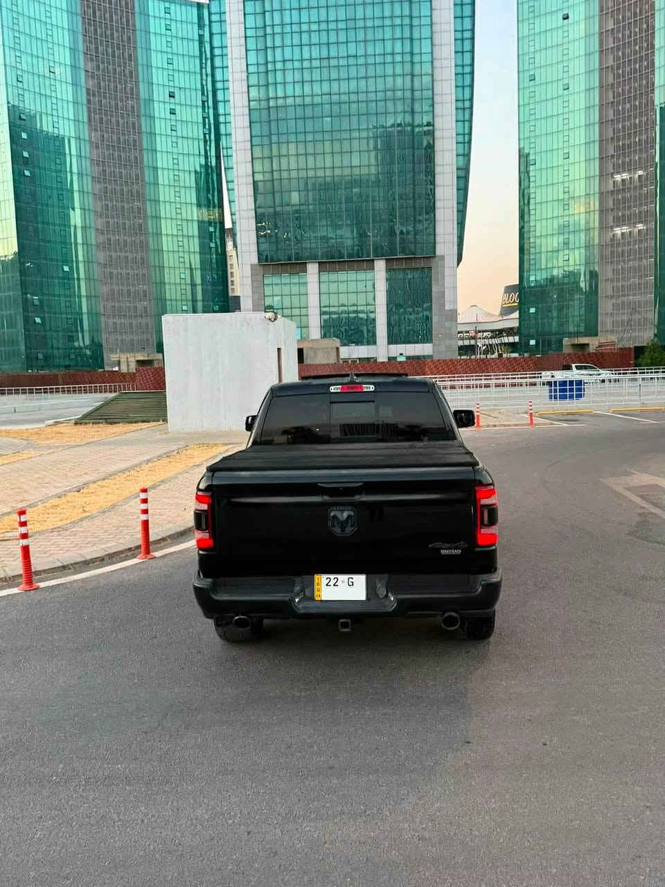 دوج رام سبورت 2022
فول مواصفات 
بدون حادث السيارة
بنيد مبدل بلادي وباب البدي مبدل بلادي بدون صبغ
مكانين صغار pdr
هزه سنوية رقم كله جديد
مكانها اربيل
السعر 365 ورقه وبيها مجال

*********** أربيل, العراق

