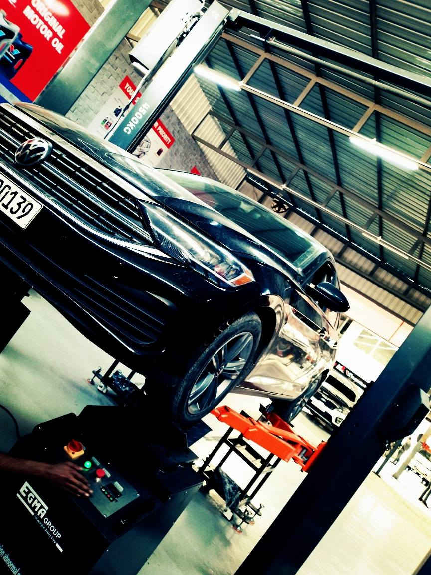 لا تلف ولا تحتار كراج أي كيو كار لصيانة السيارات أفضل خيار فحص بأحدث الأجهزة ميزانية الكتروني فحص الصدر بجهاز الهزة فتح صدر فتح مكاين برمجة عقول ويوجد كادر خاص للسيارات الألمانية العنوان الرمادي شارع 17 مقابل جامع محمد عارف للتواصل ***********
