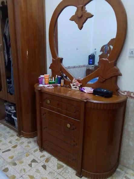 شايف إذا تصبغ الغرفه لو ابيض تطلع تخبل 😁😍غرفه عراقي نجاره جاهزه مكان رميثه السعر ٤٥٠بيهامجال الشراي يدلل ***********
