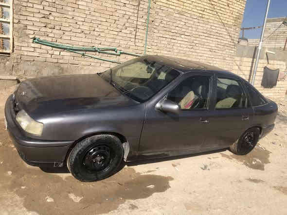 السلام عليكم للبيع اوبل مديل 91 محرك 200 بيهه خيط بخار السياره شوف العين حلوه مال شغل مداور شوكت متريد السنويه منتهيه بال21 رقم اللماني 
السعر 21 ورقه اوبيهه مجال
مبايل ***********
