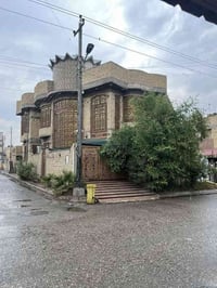 حي الاصدقاء شارع العباس • 200م • 4 غرف