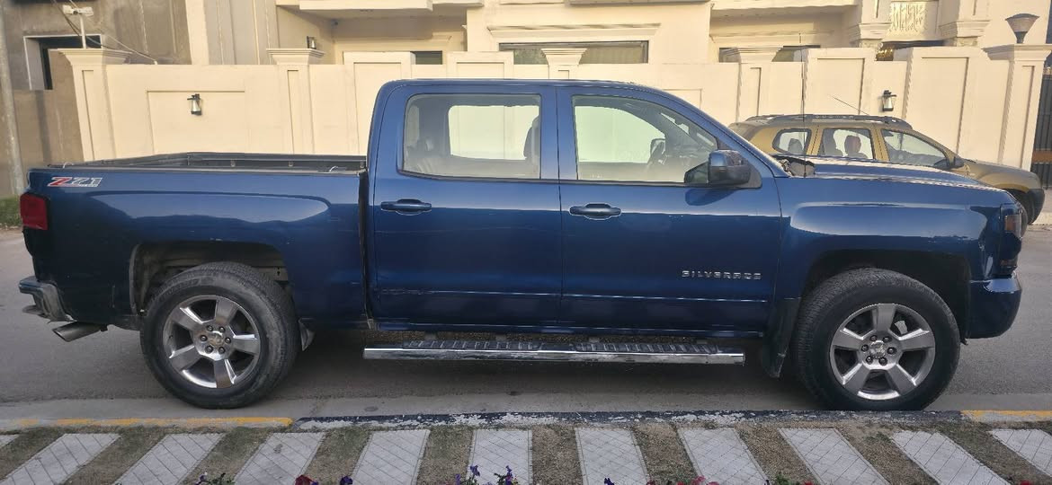 سلفرادو للبيع موديل 2017 دبل قماره  فئة z71 السعر 170 ورقة


**إذا كنت صاحب هذا الإعلان وتريد حذفه لأي سبب، رجاءا أرسل رسالة إلى الدعم الفني**