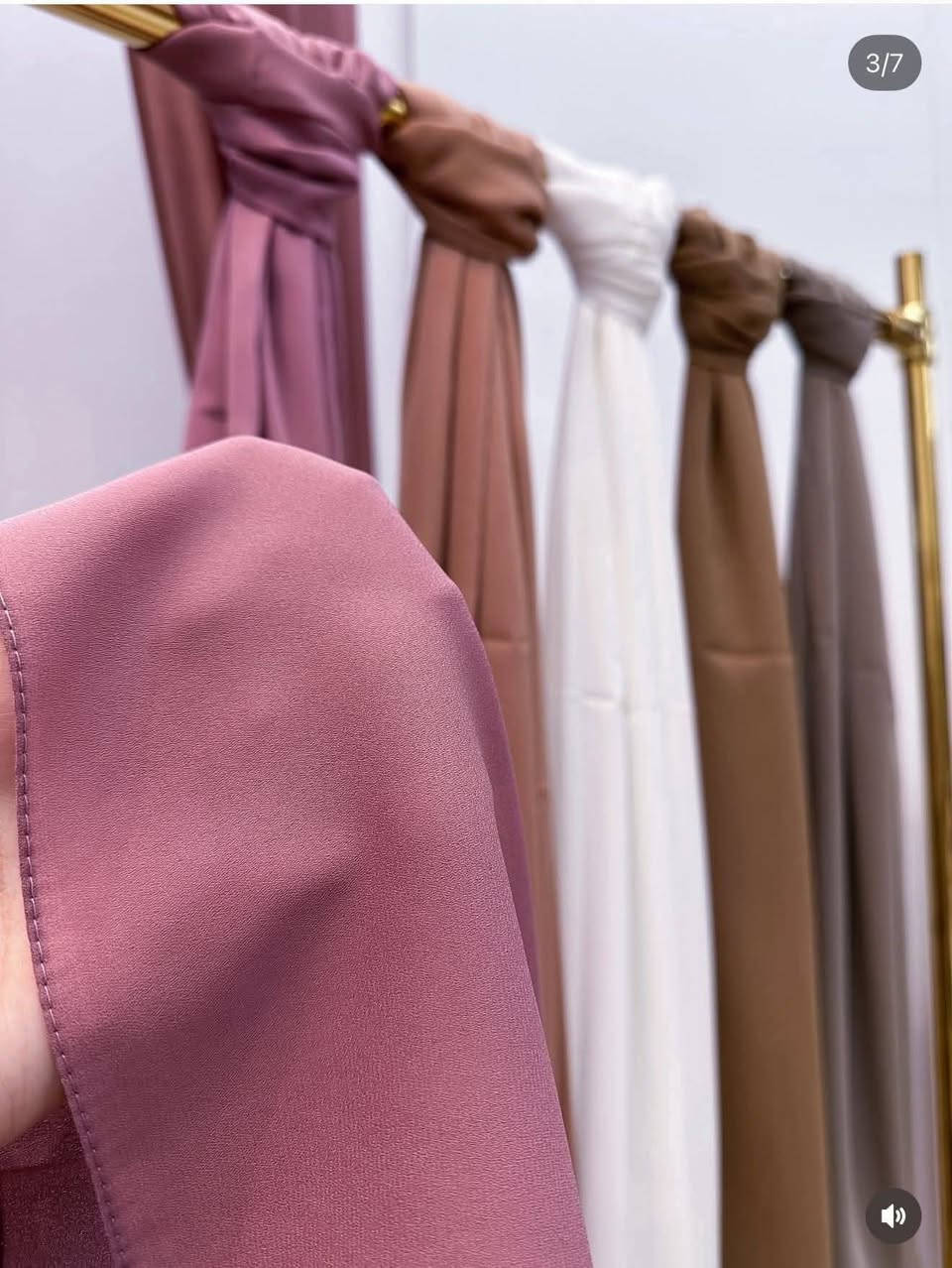 اللهم صل على محمد وآل محمد
#جديدنا ✌️😍😌
توفر يمنة شال جرجيت
اللوان كاملة
كل قطعتين ب 5 
موقع المحل
سوك الزهراء قرب محل دوحي
بصف سوك حميد الكبير
بصف مملكت الجمال 
بصف امزون للأحذية 
اكو خدمة توصيل داخل عفك
رقم موبايل ***********
او مراسلة صفحة
