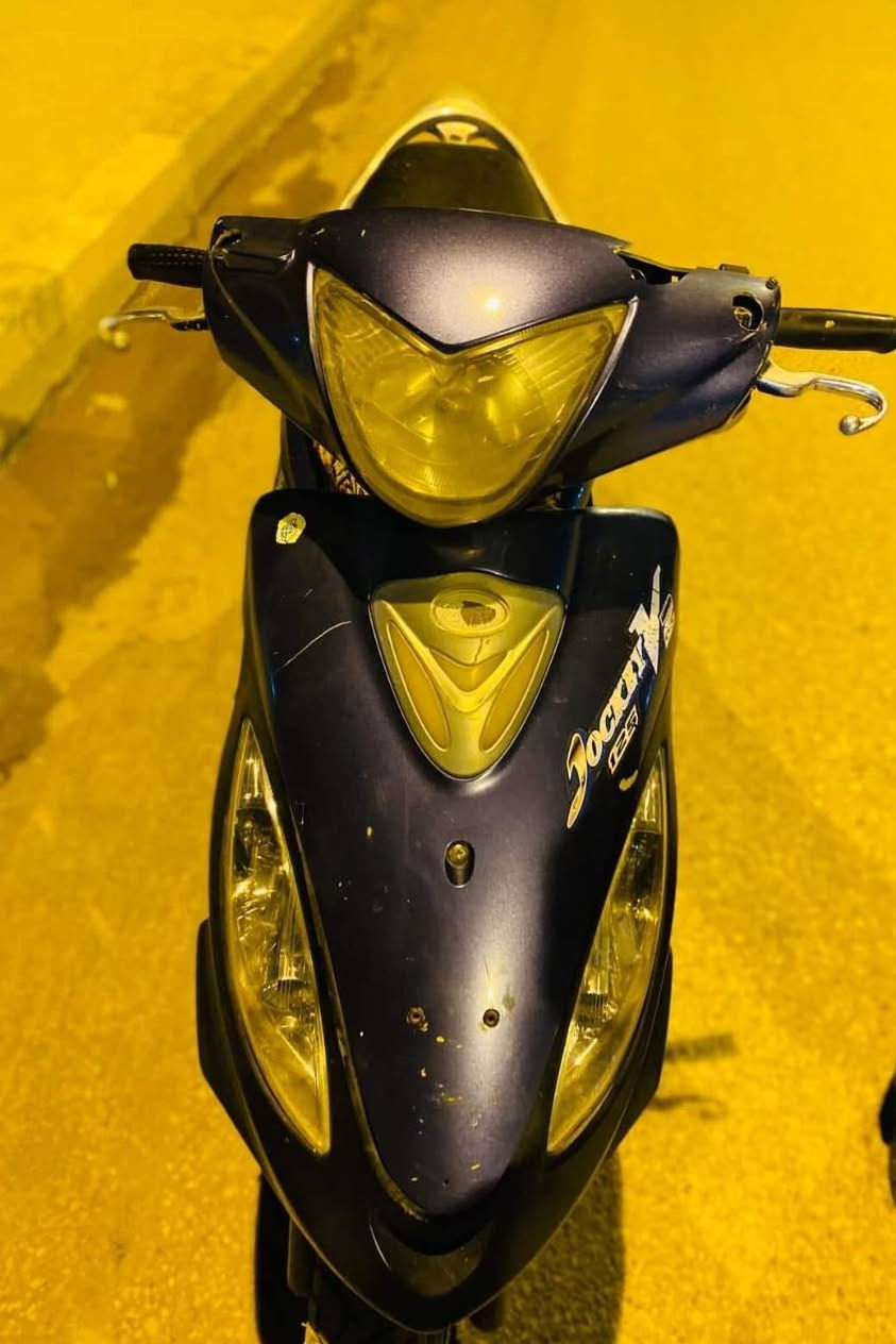 السلام عليكم دراجه كامكو V2دراجة. 2012للبيع مال جناي نضيفه شلعه بطناش نهضه  شرط ترايك ناصريه وترجع كلشي شغال كهربائياته  ميكنه ناعمةة.   125 نكره سلف شراي يجي خاص او يتصل  وبي خير ويدلل   مكاني رفاعي *********** واتساب سعرها 500
