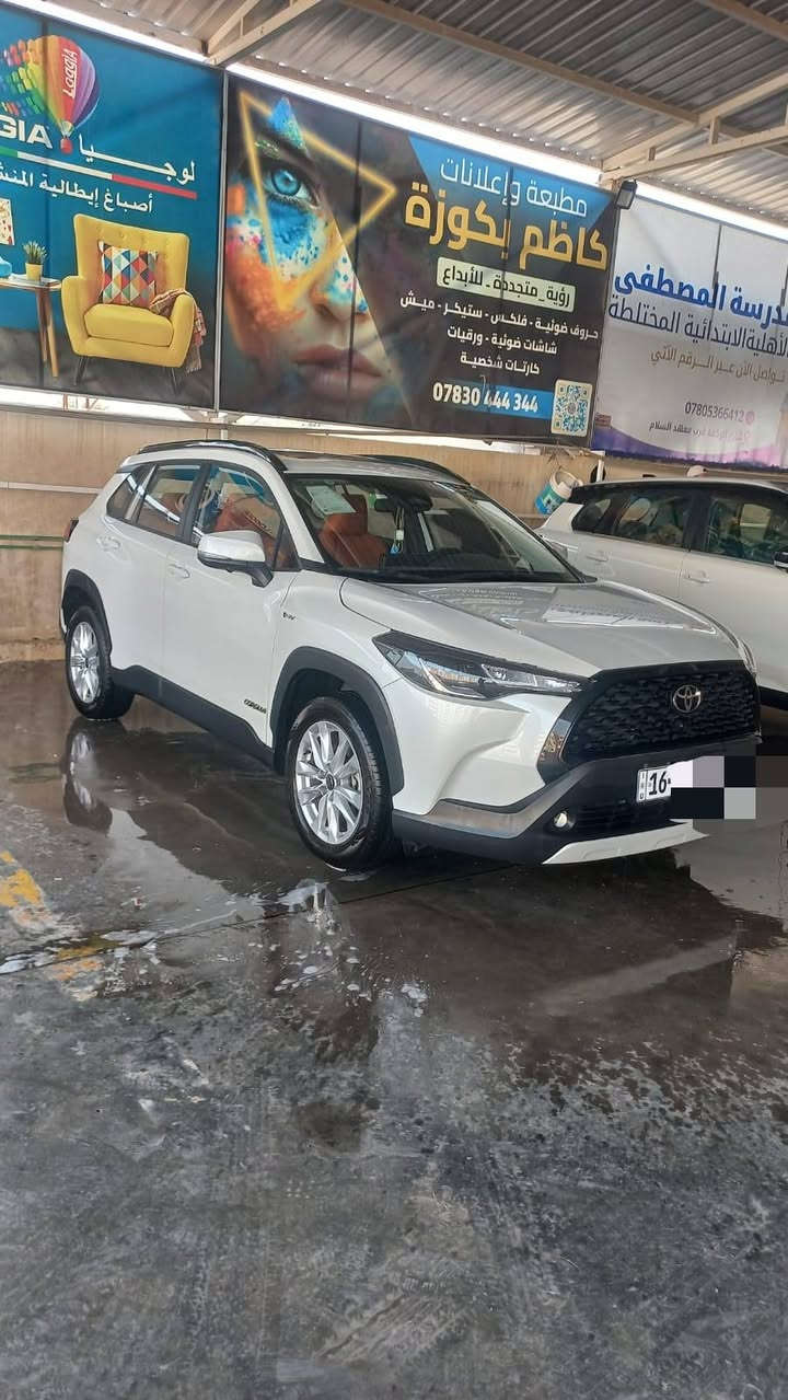 سلام عليكم من رخصته الادمن
كورولا كروزر 
الموديل: 2025
المحرك: 2000cc هايبرد (اقتصادي)
الحالة: ممتازة بحالة الوكالة
فول مواصفات (أعلى فئة)
نظام هجين متطور
فتحة سقف، إضاءة LED بالكامل، رادارات أمامية  وحساسات للمساعدة على الاصطفاف.
شاشة عرض رقمية كبيرة تدعم نظام، تحكم مقود كامل، نظام تكييف مركزي ممتاز
نظام المحافظة على المسار، فرامل عنده توقف سياره امامك ذاتية، ومثبت سرعة ذكي (رادار).
نضام استشعار حركه الاسخاص ما حول العجله 
لايت الامامي متحرك 
تنبيه خروج من مسار 
متوفرة بنظام دفع أمامي ذكي (2WD)
فتحة سقف كهربائية (سلايد روف)الدخول الذكي
جلد فاخر مع تحكم كهربائي لمقعد السائق
لون داخل مشمشي 
النقاط العمياء: نظام كشف النقاط العمياء في المرايا الجانبية 
نظام كاميرا الرؤية الخلفية عالية الدقة، أو نظام كاميرات المحيط 360 درجة
فتحه سقف عاديه 
5كامرات 
سعر 207
فقط بيع ول مو شراي لا يتعبني


**إذا كنت صاحب هذا الإعلان وتريد حذفه لأي سبب، رجاءا أرسل رسالة إلى الدعم الفني**