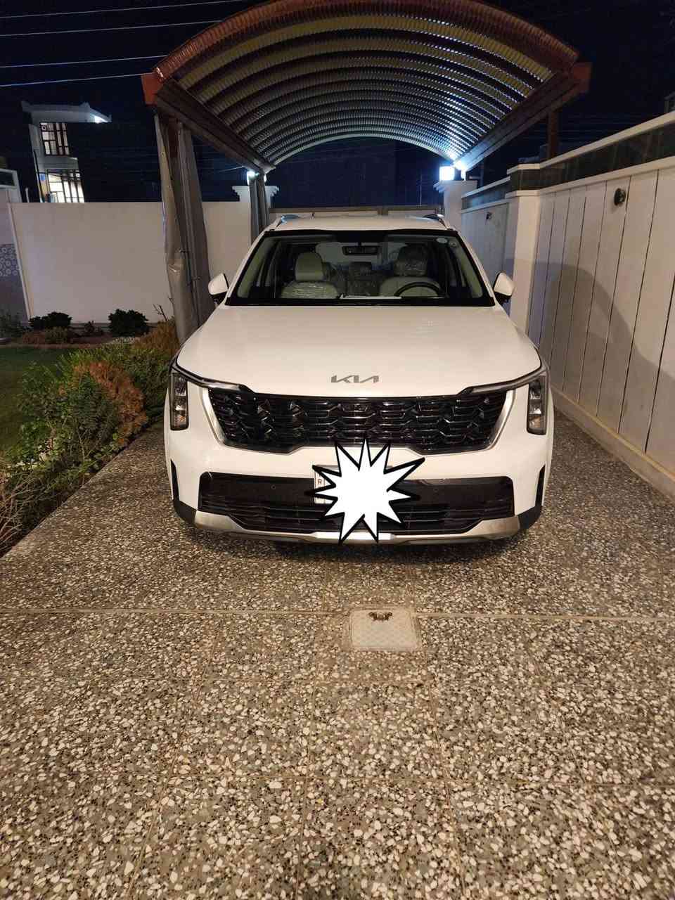 🚘 كيا سورينتو 6 سلندر – موديل 2024 (خليجي)
🔧 المحرك:
• 6 سلندر – 3500 سي سي

🛣 ماشية:
• 47,000 كم

🔑 التشغيل:
• بصمة تشغيل
• تشغيل عن بُعد

🪑 المقاعد:
• مقعد السائق والراكب كهربائي ⚡
• مقاعد جلد
• تدفئة وتبريد للمقاعد الأمامية ❄🔥
• ستائر جانبية للمقاعد الخلفية

🛡 أنظمة الأمان:
• نظام كاميرات محيطية 360° 📸 (4 كاميرات)
• رادار خلفي لتجنب الاصطدام عند الرجوع 🔙
• حساسات أمامية وخلفية
• مانع انزلاق
• مانع انحدار
• حساس تايرات

🚦 أنظمة القيادة:
• 4 أنظمة قيادة
• أوتو هولد
• هاند بريك بصمة

💡 الإضاءة والمظهر:
• أضواء ترحيب عند الاقتراب مع ترحيب داخلي ✨
• إضاءة LED أمامي وخلفي
• إنارة محيطية داخلية
• إشارات بالمرايا
• عتبات جانبية (دوسات)

📱 التقنيات:
• شاشة عدادات رقمية
• شاشة لمس متغيرة للتحكم بالميديا أو التبريد
• شحن لاسلكي للهواتف 🔋
• مرآة داخلية ذاتية التعتيم
• فول تحكم استيرن
• منافذ Type-C في الكشنات

❄ التكييف:
• تبريد 3 مناطق

📦 الصندوق:
• صندوق خلفي كهربائي

🛞 الإطارات:
• قياس 19 إنش

📍 المعلومات:
• رقم أربيل – تحويل ثاني يوم
• مكان السيارة: الفلوجة
• باسمـي شخصيًا
• البيع فقط
السعر 300💵 

📞 للاستفسار:
***********
***********
