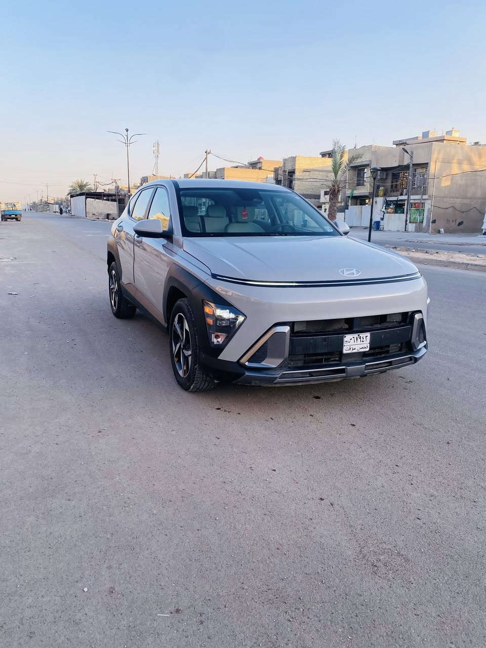 السلام عليكم كونا موديل 2025  موصفات نص فول داخل ابيض
! رادار جانبي
! تحكم جهتين
! بصمه 
! ويل كب
! شاشه كبيره
! كشنات كهرباء
!شاشه كار بلي 
! مانع انزلاق
بيه اهواي موصفات
ماشيه 12 الف mi 
مكينه 2000. دوش 
الحادث موضح بلصور الحافه مال بنيد والجاملغ 
داخل ابيض 🤍

السعر 153. لاستفسار عله الرقم ***********
