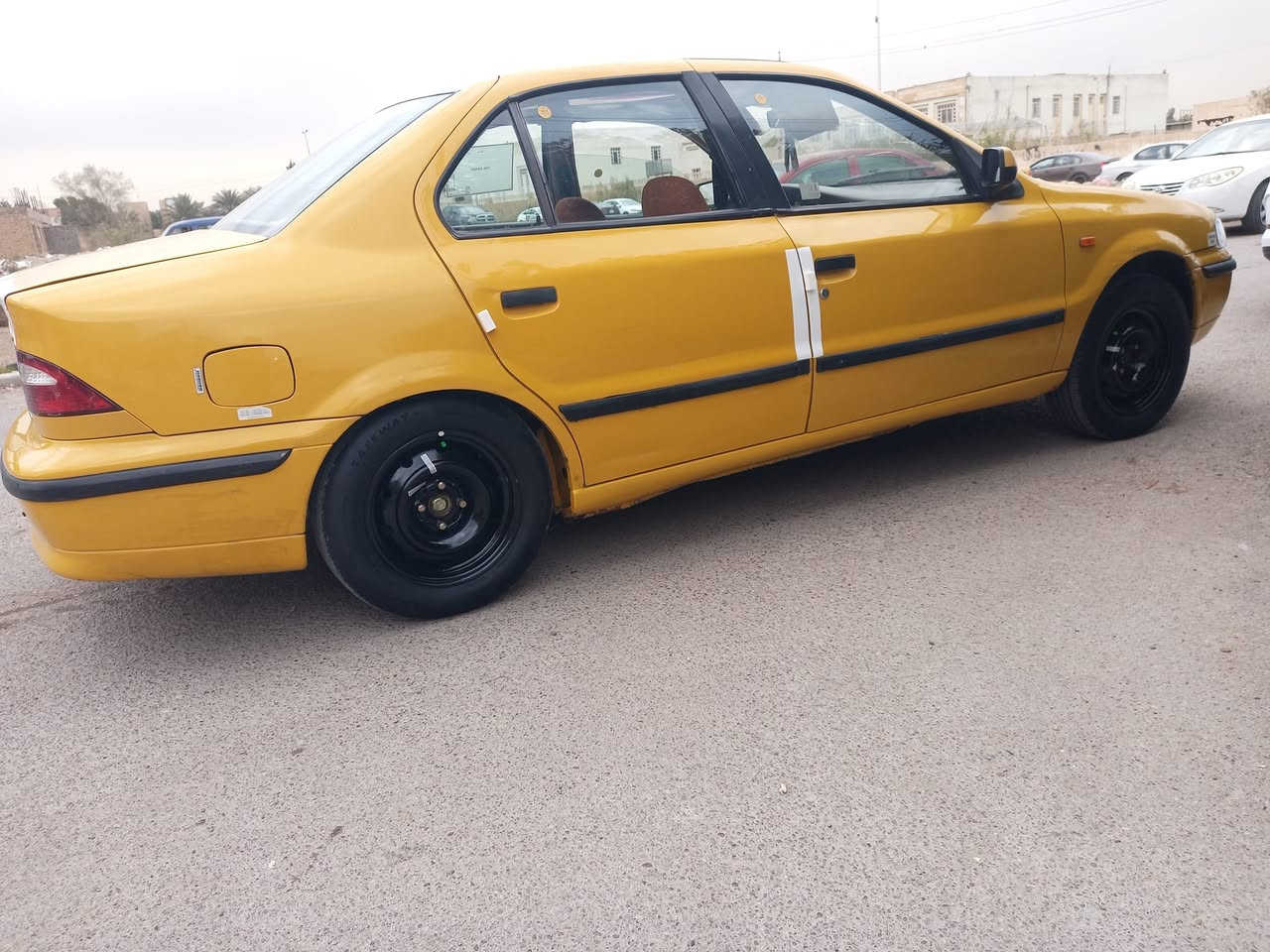 سمند موديل ١٢ محرك لاصرف ولاتبخير صدر أمامي وخلفي جديد تخم تاير جديد تبريد ثلج دوشمه عام ارضيه وكشنات وسقف سياره جاهزه من كلشي مكان السياره بغداد السعر ٣٨ وبيهه مجال قليل ***********
