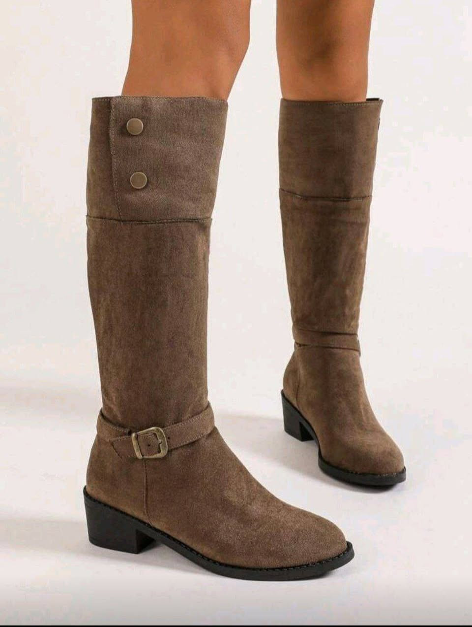 بوت جديد غير مستخدم ولاباله خفيف بالمشي ومريح باللبس
يلبس قياس ٣٨ و٣٩ 

السعر ١٠ الف

#يتوفر توصيل لجميع محافظات العراق للحجز خاص


**إذا كنت صاحب هذا الإعلان وتريد حذفه لأي سبب، رجاءا أرسل رسالة إلى الدعم الفني**