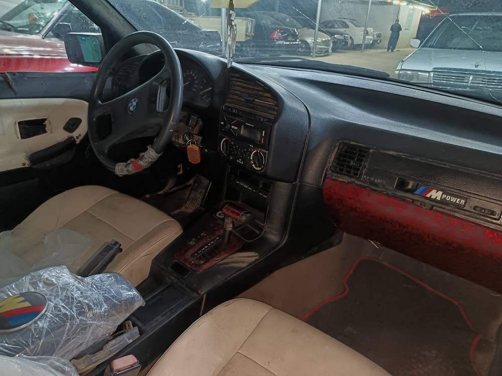 بي ئیم  

گیرتۆماتیک ٤بستۆن هەمووگیانێ بیلادە بۆیاخێ نیە ارمێ هەولیرە کۆپیەکەێ لەگەلە سعرێ 22و گۆڕینەوەش دەکم 

***********
*********** السليمانية, العراق
