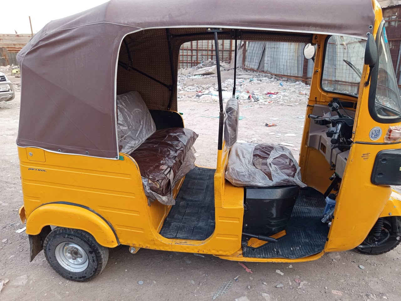 السلام عليكم 
تكتك للبيع باسمي تحويل مباشر 
مديل 2019 شهر 12
كفاله عامه بس بارد بل لغد
مكينه تخبل تكتك جاهزه كبل للشارع 
السعر  ٦ مليون وبيها مجال قليل 
***********
