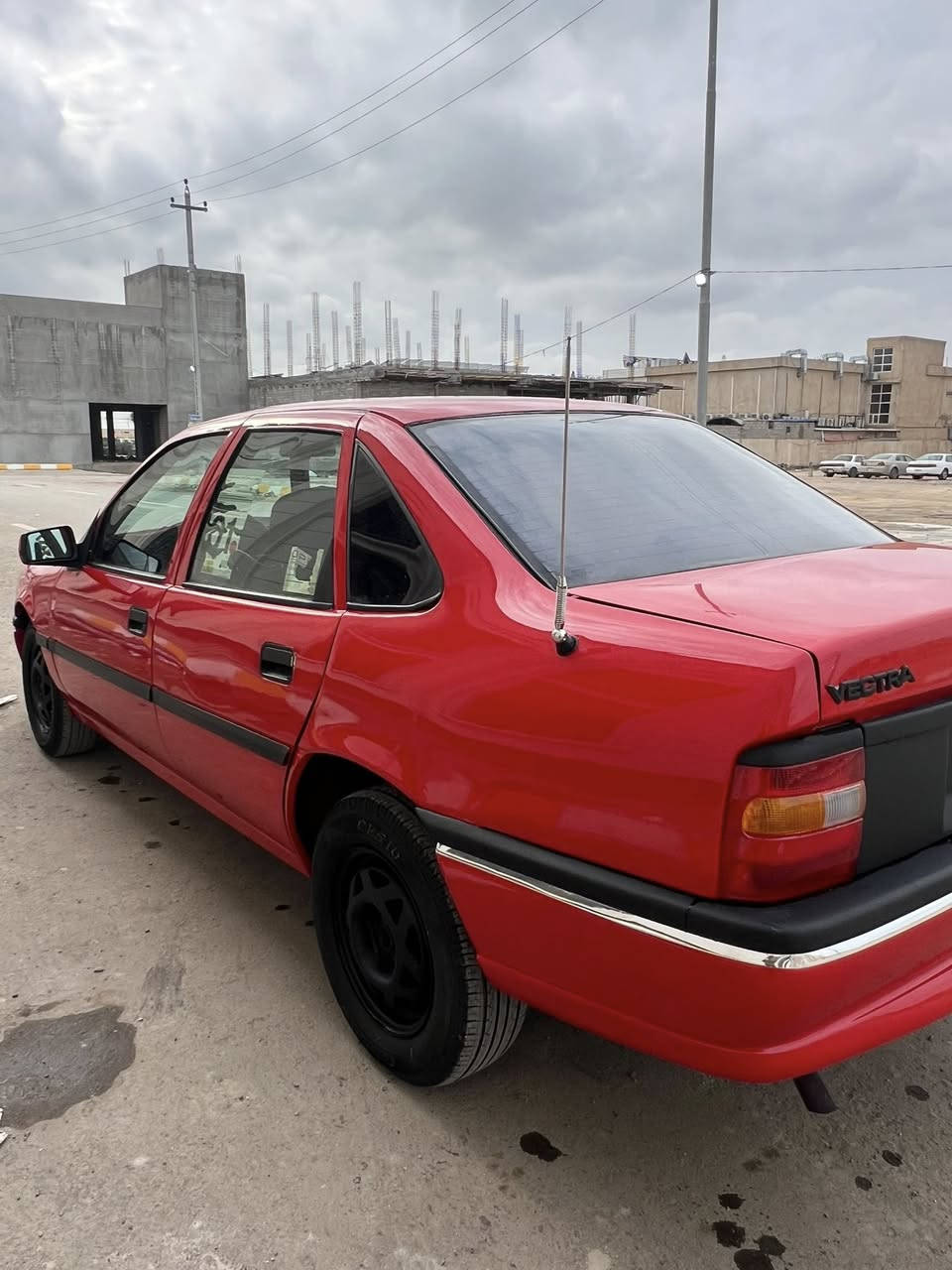 السلام عليكم… الحلال للبيع
اوبل فكترا.   موديل 1991   بسعر 37 وبيه مجال 
محرك شرط  مال كصه 1600 
كير عادي شرط.  بدون عيب 
صدر. جديد تخم تاير جديد بور مشط كله شرط
لايت بكلاتي اصلي مسجل سماعات جديد. 
السياره مصبوغه عام جمالي فقط بدون ضربه صبغ جديد فرن. السياره احله من الصور رقم بغداد سنويه جديده مشروع وطني تحويل ثاني يوم 
محرك / كير / صدر / تخم / تاير / كهربائيات / كله شرط
السياره ناعمه بشكل    بور مشط جديد بسعر 37 وبيه مجال 
مكان السياره تكريت القادسيه ***********
