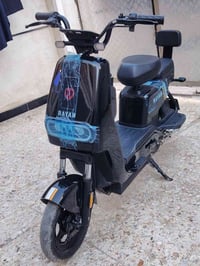 دراجه شحن البيع بعده جديد  سعر ٤٠٠ وبيه مجال ٠٧٨٦١٩٥٥١٠١
