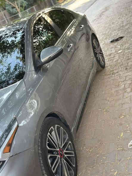 كيا فورتي 2024 GTline
دخول جديد
منفيس ب أسمي 

فول مواصفات 1/1
فتحة
بصمة تشغل +بصمة ابواب + تشغيل عن بعد 
كشنات تدفئه تبريد جلد كشن سائق كهرباء
دركه  على شكل حرف D
قطعتين تبريد 
سستم صوت هارمن 
رادر 360 درجه 
تحديد مسار + بريك اوتو 
قياده ذاتيه 
شفتات ستيرن 
فتحه سقف سلايت 
اشاير امامي لد 
بك لايت لد 
سايد بريك بصمه 
اوتو هولد 
شاحن لاسلكي 
مكينة 1600 turpo
حادثها موضح فقط تبديل بنيد جاملغ بارد دعاميات اصلية بدون صبغ شاصي مكفول
السيارة جاهزة 

سعرها :138$

مكان السيارة : بغداد حي الحسين 
***********
متوفر واتس اب
