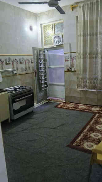 دار للبيع مساحته 250متر على طريق المعاره مقابيل سيد جواد يبعد عن شارع العام 100متر بناء حديث طابوك وصب كونكريت متكون 
غرفه نوم عدد2,   5*5
صاله 4*9
مطبخ 5*5
استقبال 4*8
مجمع صحيات داخليه وخارجيه 
سعرها 85وبيها مجال 
أي استفسار الاتصال على الرقم التالي 
***********
