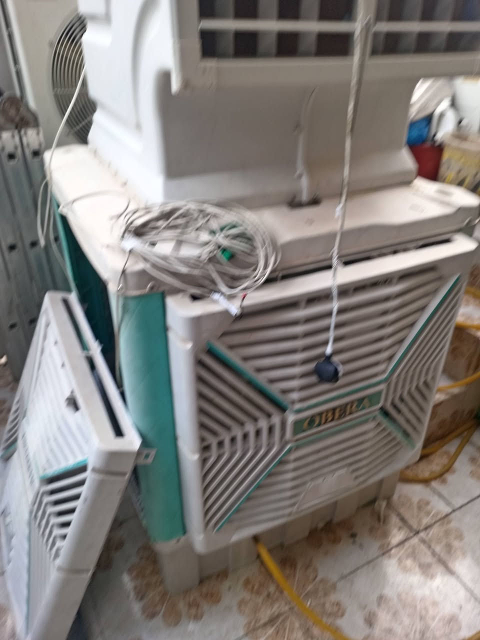 مبرده بلاستك  انفيرتر حجم ٥ونص حجم الكبير بدون حلفه شغاله مابيها عيب كامل مع الملحقات ١٩٠الف للتواصل
***********
*********** واتس واتصال عادي
