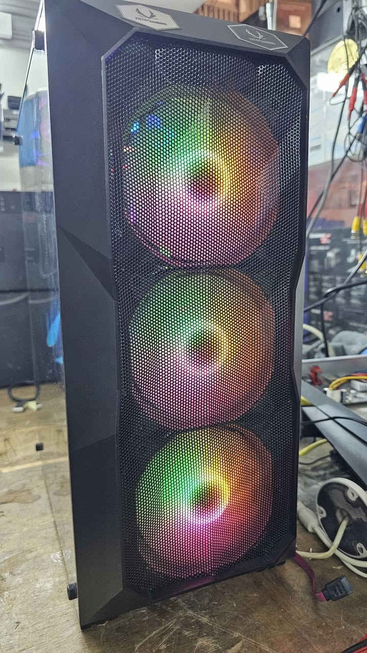 السلام عليكم 
Cpu i7 12700 (كرت شاشه داخلي)
تبريد مائي 240
Gpu 3070ti zotac
M.B gigabyte b660m
Ram (2*16) 32g 3200mhz 
M.2 256g
Hdd 1tb
Psu segotep gm850w
مكاني شارع الصناعة او كاظمية
توصيل عندي 
***********
السعر 1.500.000
