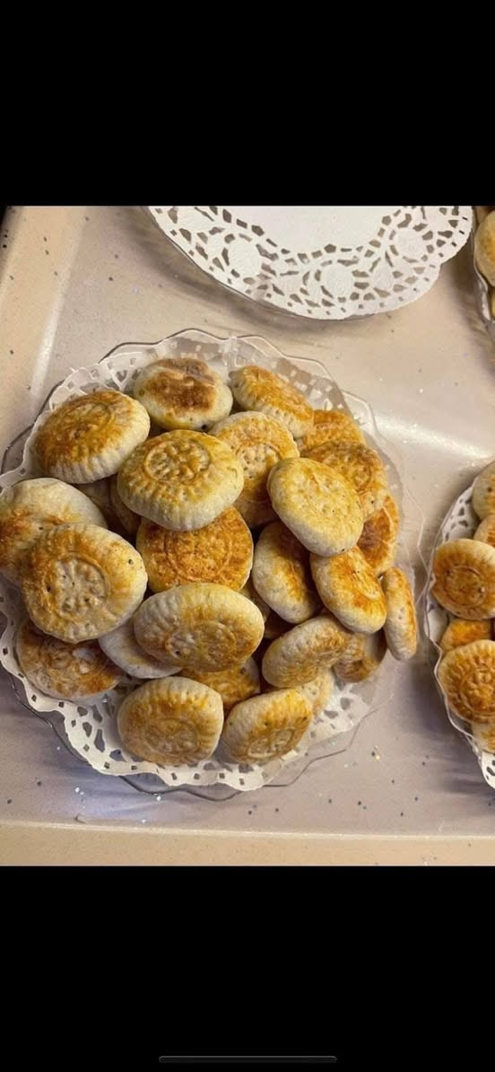 طالبة جامعية وفتحت مشروع بسيط احتاج دعمكم اسوي اطيب كيك وكليجة بالرفاعي وعلى لسان زبائني 🥰񬀊اذا تحبون تشجعوني ارفعو المنشور 😇򑰊ادري بيكم ماتقصرون
اكل طعم فدشي كله تحمد بيه


**إذا كنت صاحب هذا الإعلان وتريد حذفه لأي سبب، رجاءا أرسل رسالة إلى الدعم الفني**