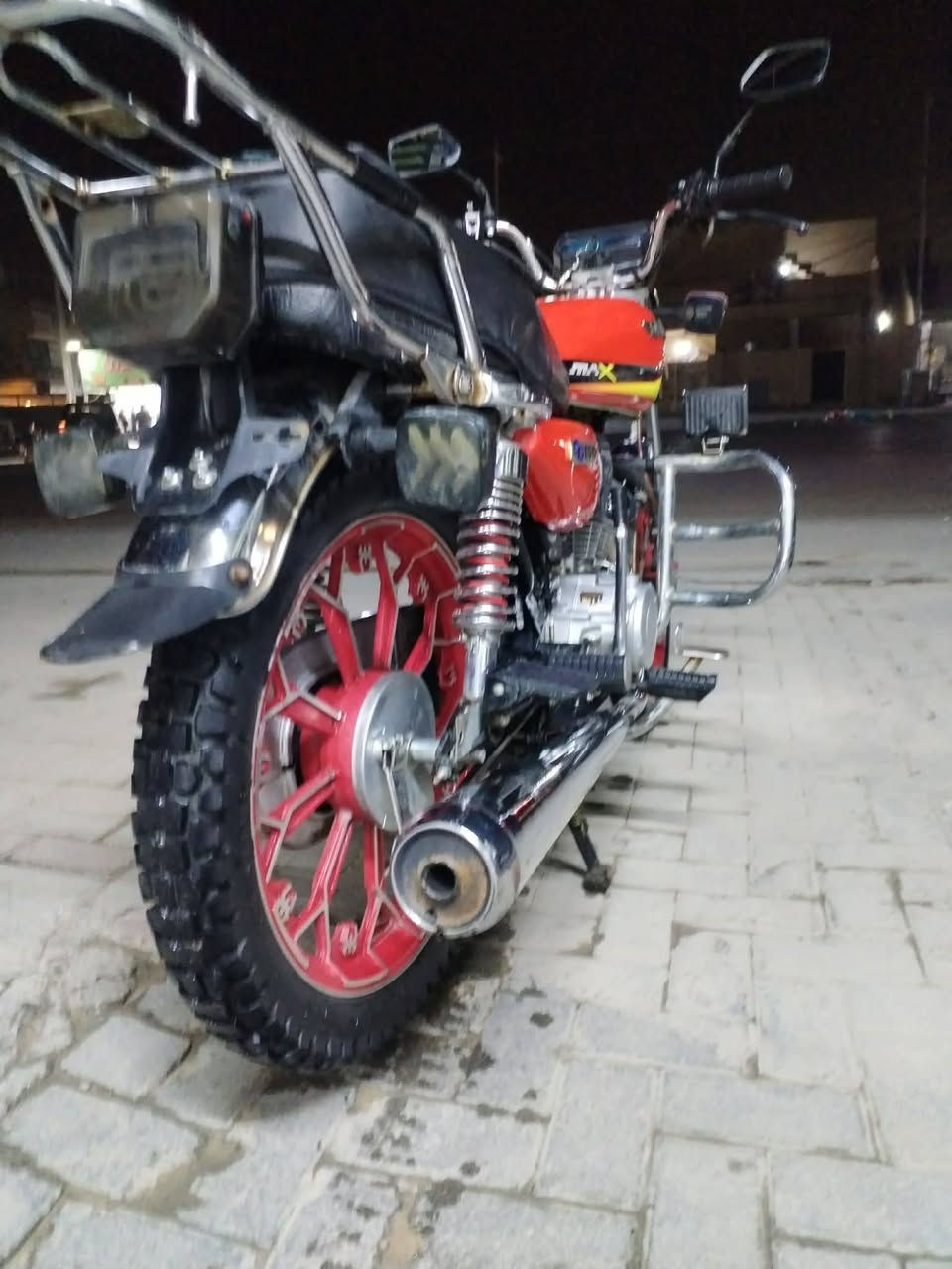 سلام عليكم إيران موديل 2024 خمسه كير
كهربائية كله شغاله 
عدسه محرك مامفتوح وبلاديه ونضافه فوول 
السعر 700 $ وبيها مجال : مكاني فلوجه حي العسكري  الرقم الاتصال او خاص : ***********
