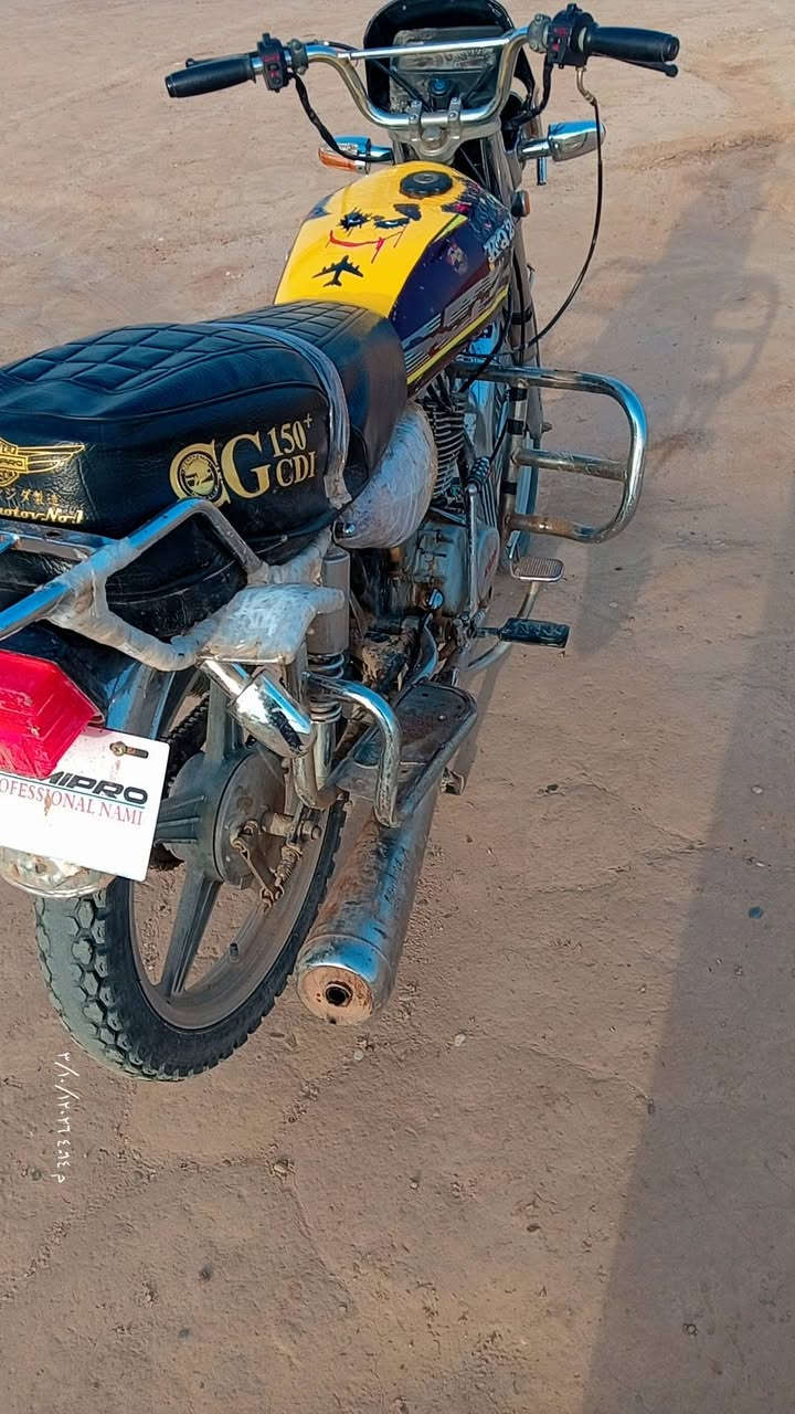 سلام عليكم
للبيع ماطور 
فيومه 17
محرك 200
نشاط معدل 
محرك مفتوح مبدل بس ولفات
المكان تل كصيبه ***********
