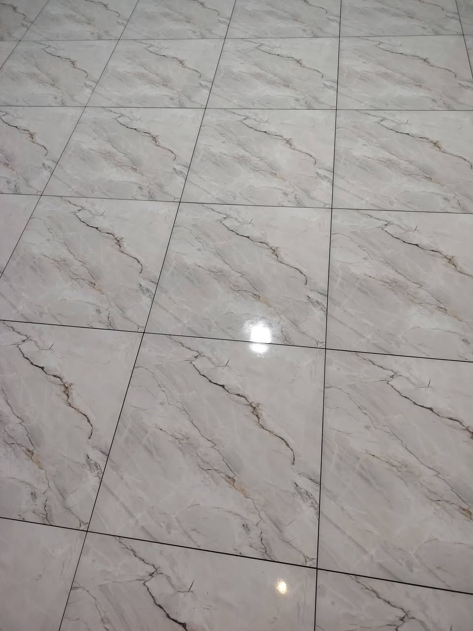 اسلام عليكم اصطه سراميك ارضي وجدار استلام هندسه المتر ٣٠٠٠ دخل الموصل فقط ***********
