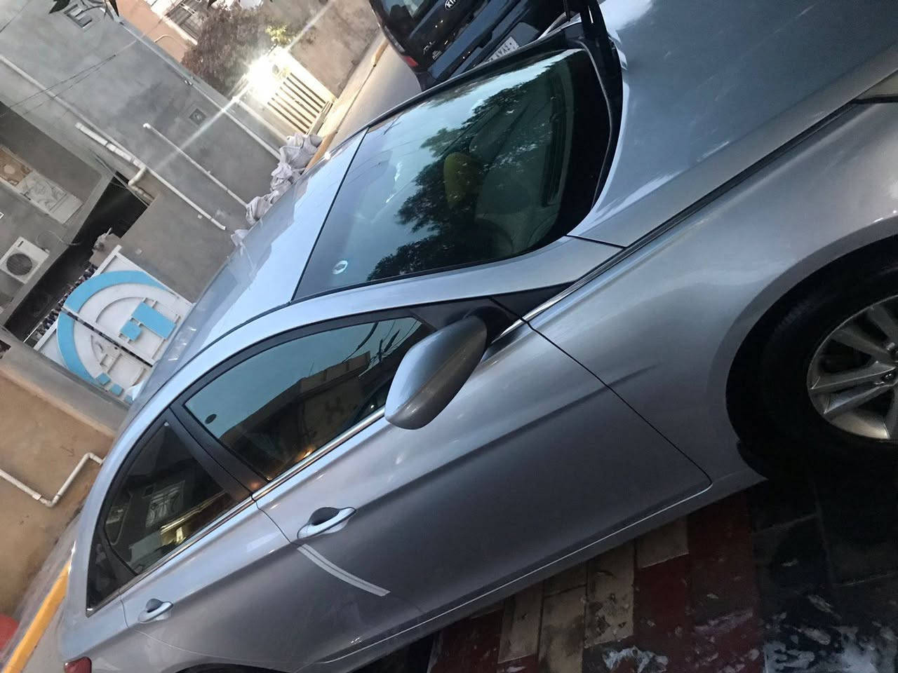 السلام عليكم سوناتا للبيع موديل 12 2400 بيه بدايت خيط بخار سياره حلوه ونضيفه سعره 100مكان كربلاء رقم *********** كربلاء, العراق
