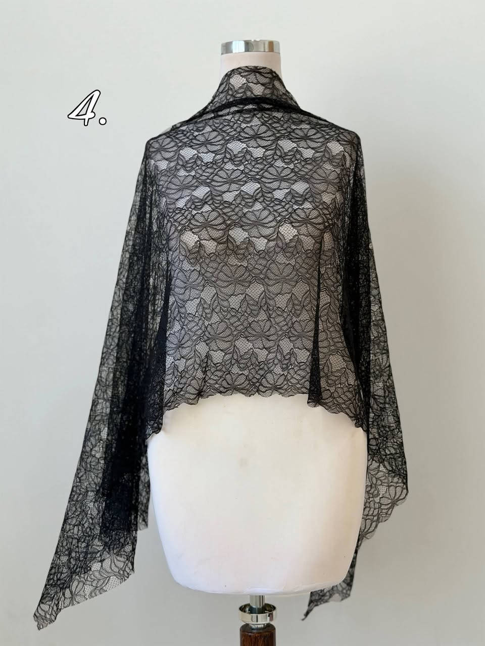 ‬‏🌸 البيع بالجملة ومفرد 
🖤 أقوى شال ترند هالسنة ترند 2026 ✨🖤

دانتيل فاخر بتصاميم راقية ولمسة أنيقة تخلي إطلالتج مميزة. ✨

✔️ خامة ناعمة وخفيفة
✔️ مناسب للمناسبات والطلعات
✔️ متوفر بعدة نقوش مميزة

📲 للطلب والاستفسار:
*********** أقل
