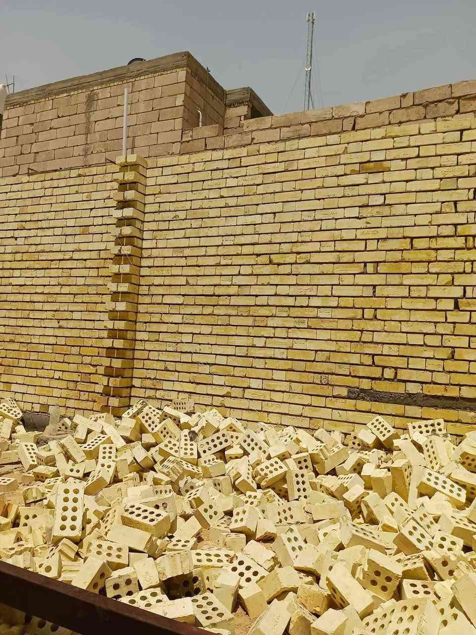 خلفه بناء متفرغ حالين ***********
