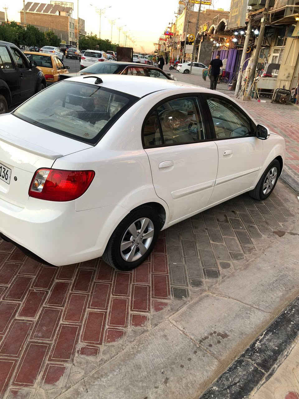 السلام عليكم
كيا ريو خليجي 2012 رقم بغداد انكليزي بسمي
كير محرك بحاله جيده حجم المحرك 1600 
بيع أو مراوس حسب القناعه
السعر 97 
مكان السياره كربلاء 
السونار مرفق مع الصور
للاستفسار اتصل ***********
