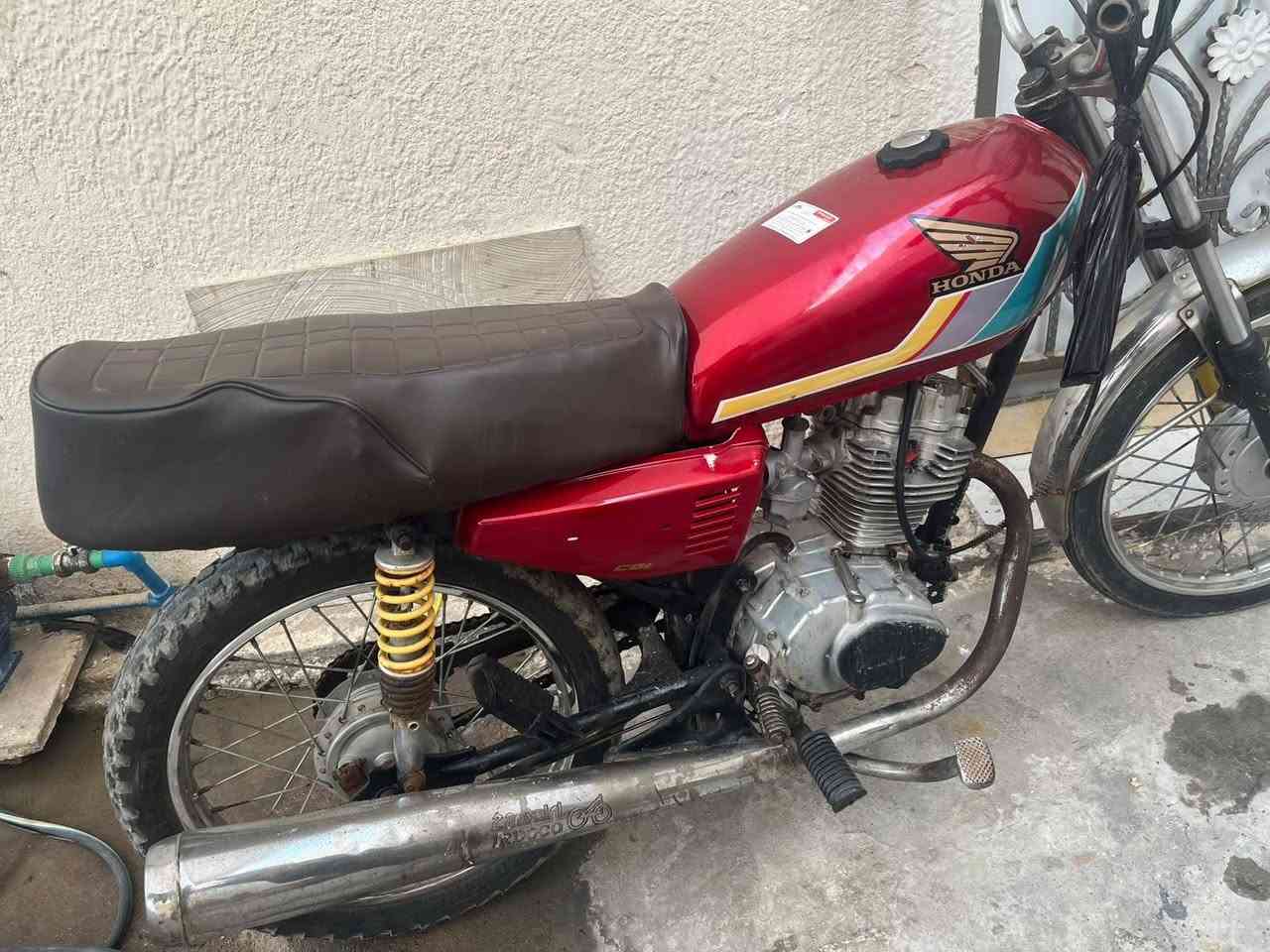 للبيع دراجة ادوات سعره 250 وبيه محرك يردله تجفيت لان مكينه كاضه دراجة كفاله من سرقة للتواصل ***********
دراجة تعمير جديد
للبيع دراجة ادوات سعره 250 وبيه محرك يردله تجفيت لان مكينه كاضه دراجة كفاله من سرقة للتواصل ***********
