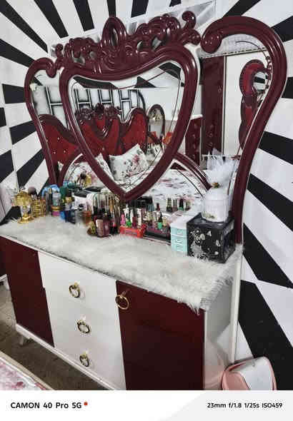 بيع مستعجل 400 والغرفة 9 قطع ويا الدوشك مالها الشراي يخابر ***********
