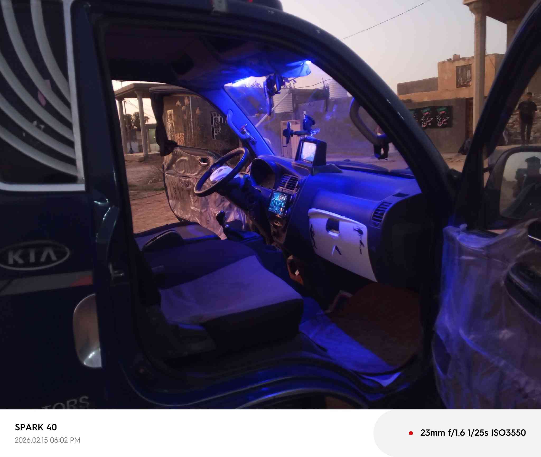 سلام عليكم اخوان سياره للبيع كياه حمل موديل ٢٠١٨ مكفوله كفاله عامه سياره محرك وكير وشاصي مكفولات شرط سنويه جديده رقم قادسيه انكليزي تخم تاير تبريد ثلج مسكر دبلو السعر ١٢٠ وبيه مجال مكان سياره سماوه أكثر الاستفسار نتصال ع رقم ***********
