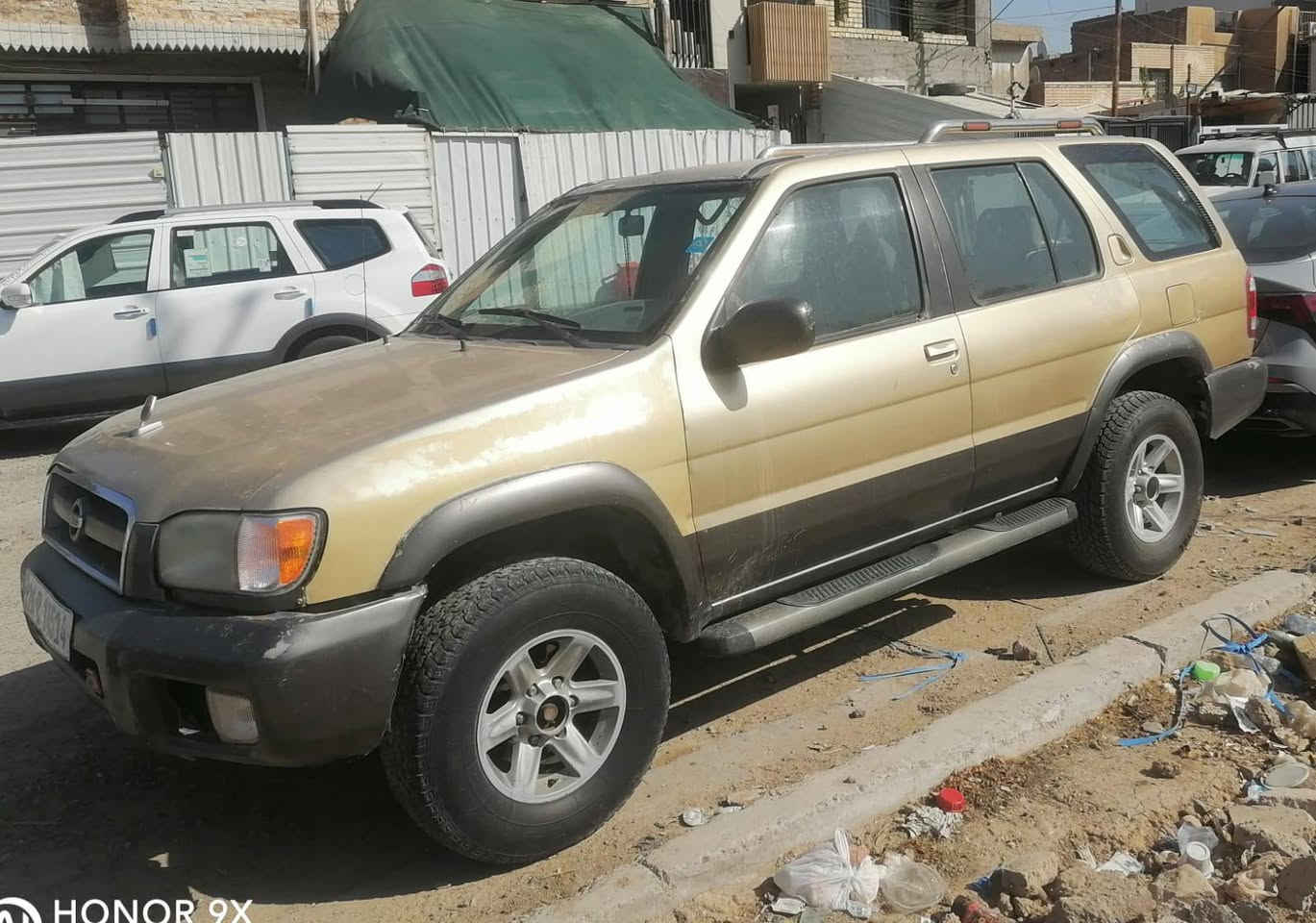 بسم الله الرحمن الرحيم
ـ سيارة بافندر موديل 2004 
ـ رقم وسنوية دولي جديد صلاح الدين باسمي 
ـ محرك 3.300 بلادي 6 سلندر بيه تبخير
ـ كهربائيات شغاله , كامرة دوارة ، تبريد شغال ثلج , صدر جديد , تخم تايرات جديد
ـ للبيع او المراوس 
ـ مكان السيارة بغداد 

رقم صاحب السيارة متوفر واتس اب ***********
