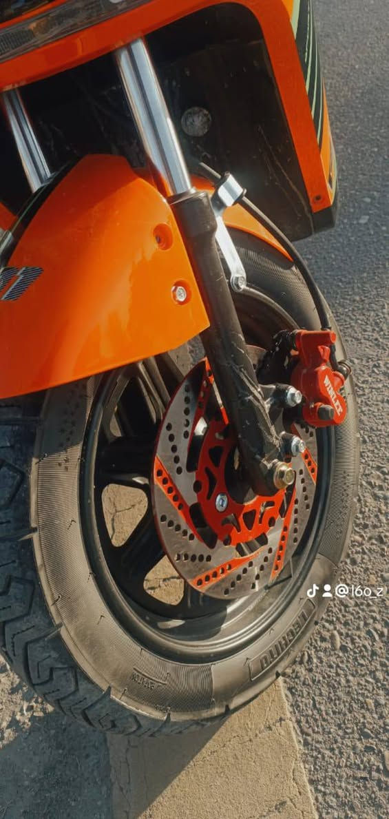 سلام عليكم اخوان دراجة شحن  R11 25 نضيفه  صارله  الشهرين من ماخذينه دراجه مصنع مابيه اي نقص ولا مبدل بيه برقي الشراي يتصل *********** مكاني سفوان البصرة, العراق
