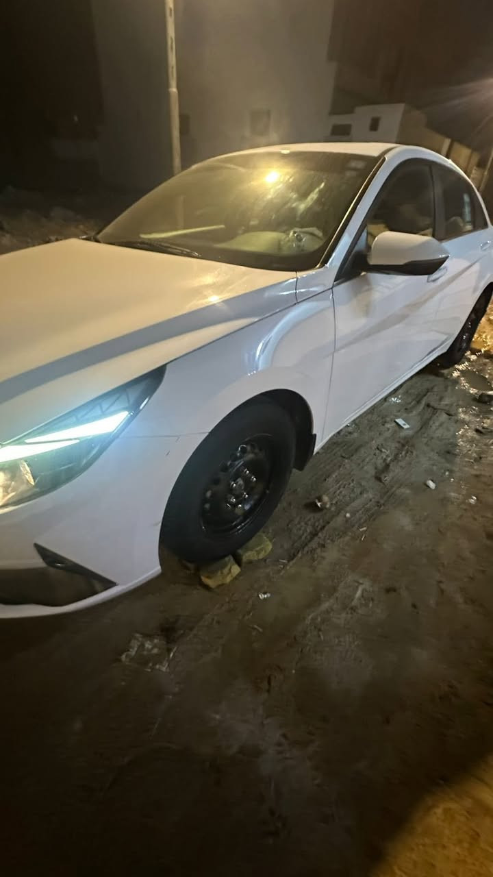 النتره 2023 خليجي
سياره كفاله ماعده طخه باب خلف سايق وجامع خلفي سياره حلوه نضيفه
ماشيه 103 سياره ماقصاد استقطاع مباشر ابسم مره 
 ***********رصيد 
 *********** وتساب فقط
السعر 150 وبيها مجال
