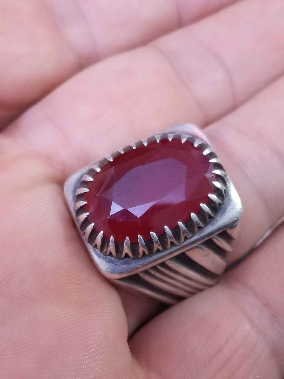 خاتم ياقوت قشميري قديم صياغه يدويه ثقيله قياس 23 سعره 100الف..مكاني بغداد دوره يوجد توصيل جميع محافظات العراق... بغداد, العراق


**إذا كنت صاحب هذا الإعلان وتريد حذفه لأي سبب، رجاءا أرسل رسالة إلى الدعم الفني**