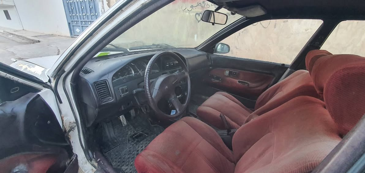 کرۆلا 
مۆدیل 92
ناوسور 
تۆماتیک گێڕو مه کینە بێ عیب 
بوخاری نیه سه رفی نیه  کربای گشت گیانی ئیشه کات تە قه و ڕه قه ی تیانیه ئاڕمی سۆران. ئاڕمو ئه ولیات به شه ر ت سعری کۆتای 19گڵا شوێن چە م چە ماڵ 
ژم ***********
