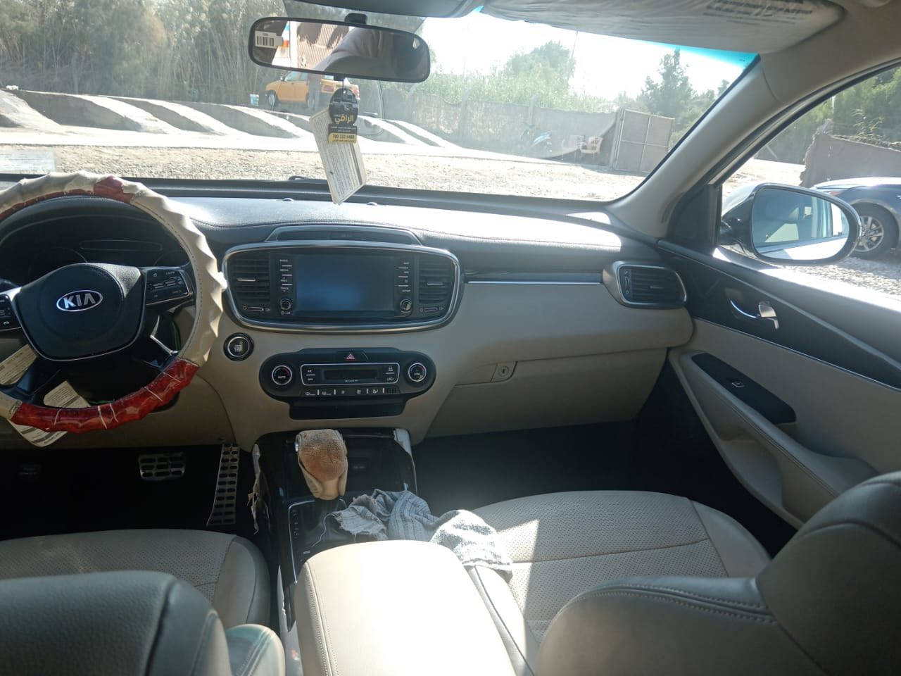 على بركة الله
سورنتو خليجي موديل ٢٠٢٠
٦ سلندر كير ومكينه كفاله وعلى الشرط
السياره فول مواصفات ماعدى الفتحه
ماشيه ٧٠ الف
رقم بغداد سنويه ل٢٩ مداور بنفس اليوم 
كفاله عامه من الضربه والصبغ
ماعدى صبغ قليل كد الشبر اثر سقيفه في حافة البنيد 
وبارد بدون صبغ صغير جدا في الباب الخلفي 
السعر المطلوب ٢٤٥
***********
